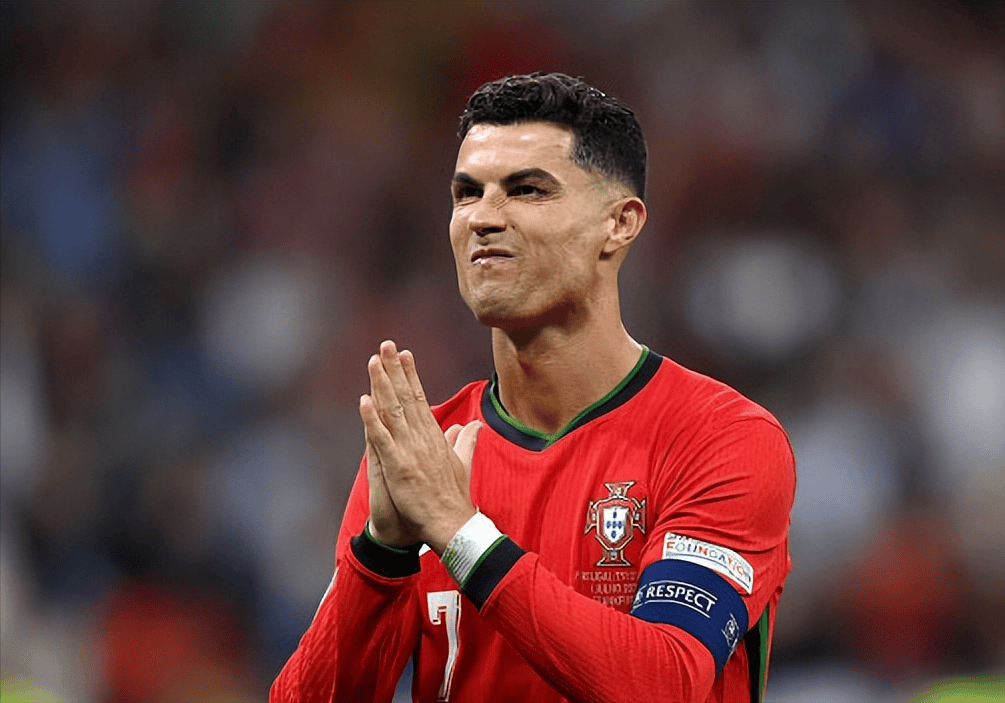 足总杯集结日再迎强敌；那不勒斯篮板制胜；主帅态度：质疑声仍在；轮换策略成焦点的简单介绍